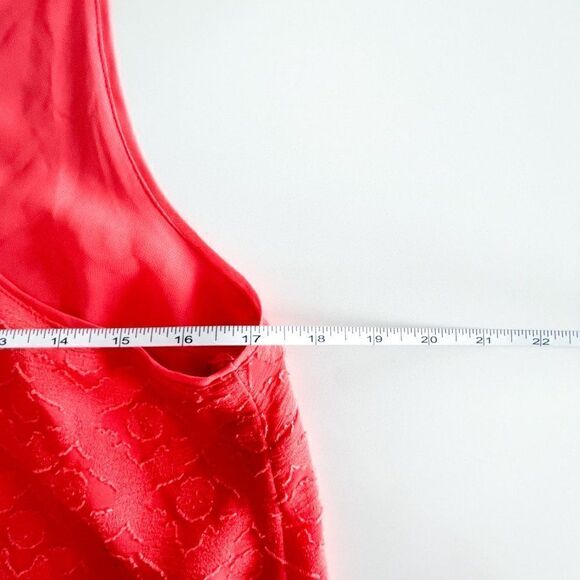 Guess // Sleeveless blouse // Size Medium // EUC - Picture 5 of 7